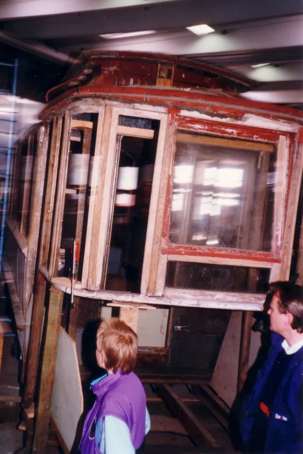 Skjoldenæsholm Triebwagen 12 während der Restaurierung Odense, Vorderansicht (1989)
