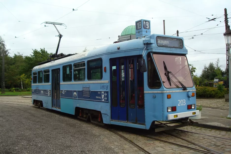 Skjoldenæsholm Triebwagen 203 "Leipzig" vor Das Straßenbahnmuseum (2011)