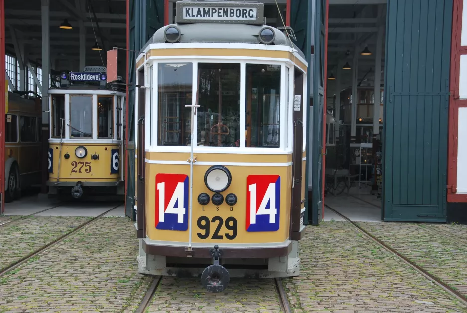 Skjoldenæsholm Triebwagen 275 vor Valby Gamle Remise (2016)