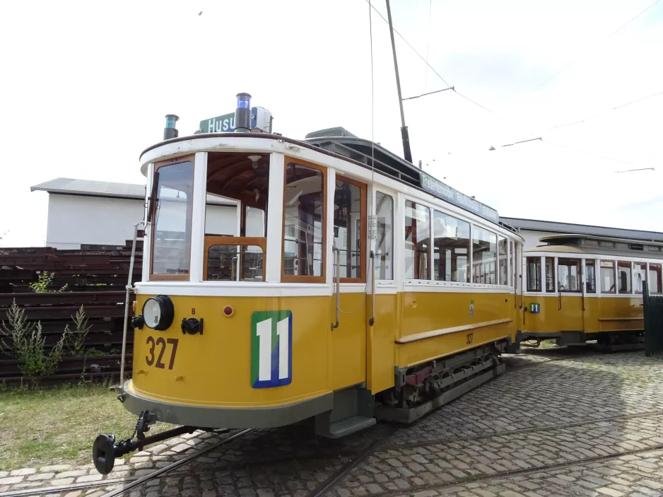 Skjoldenæsholm Triebwagen 327 vor Valby Gamle Remise (2019)