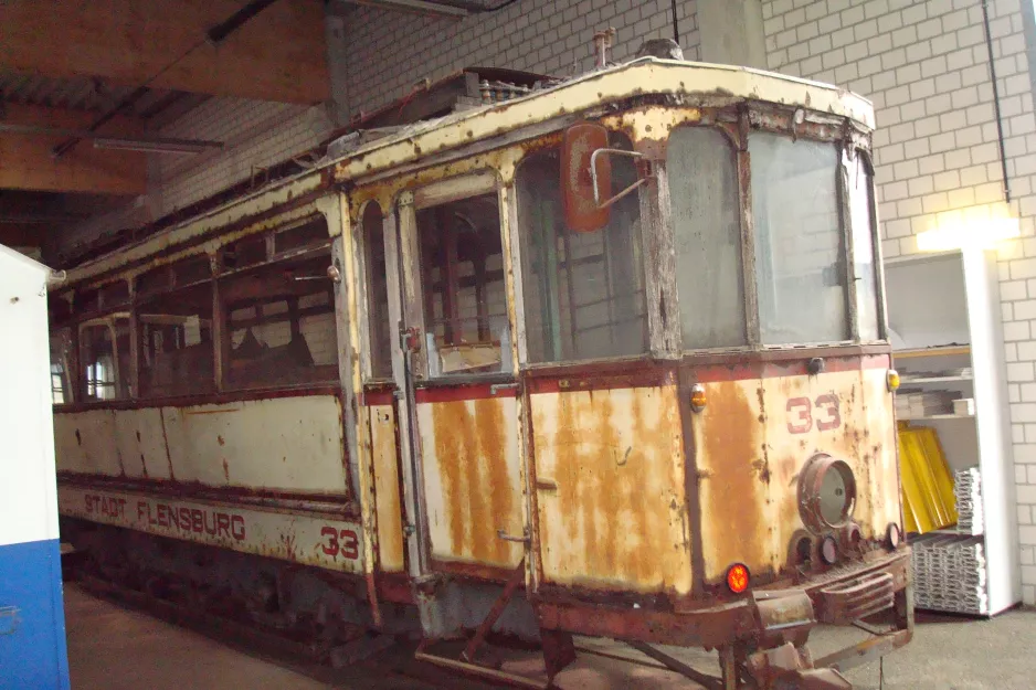 Skjoldenæsholm Triebwagen 33 im Depot Zoitzbergstr. (2014)