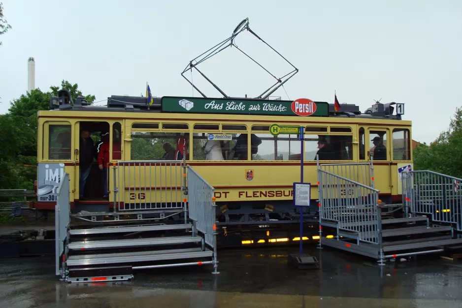 Skjoldenæsholm Triebwagen 36 draußen Aktiv Bus, Apenrader Strasse 22, Flensborg (2012)