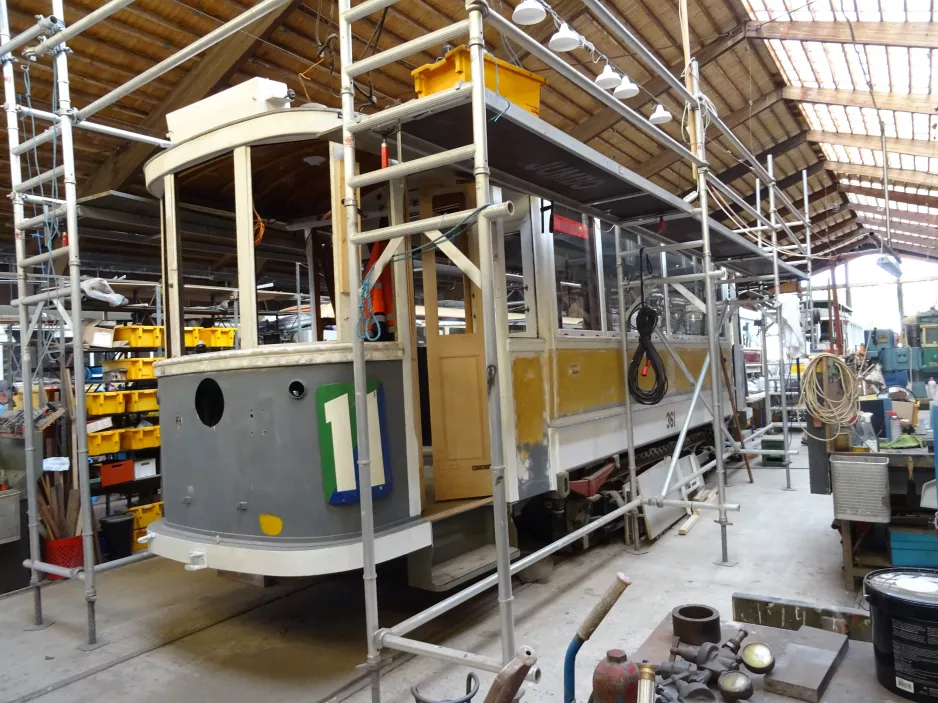 Skjoldenæsholm Triebwagen 361 während der Restaurierung Das Straßenbahnmuseum (2022)
