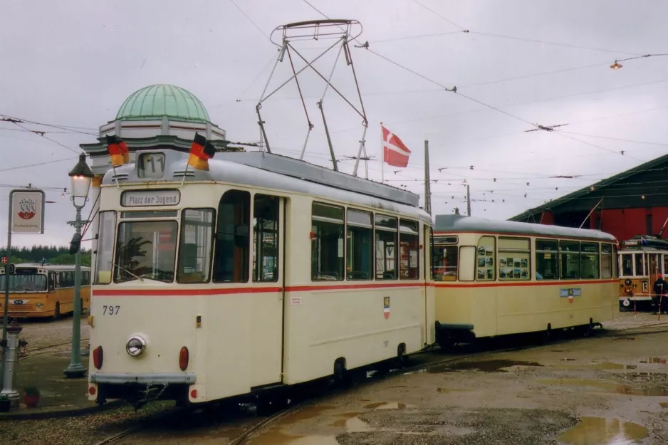 Skjoldenæsholm Triebwagen 797 vor Das Straßenbahnmuseum (2006)