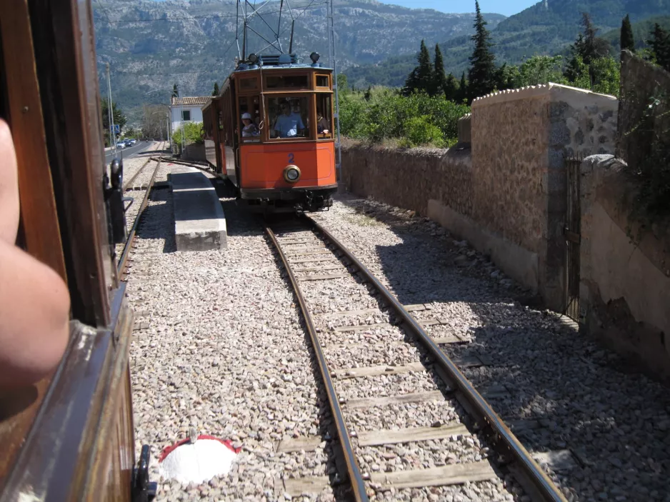 Sóller Straßenbahnlinie mit Triebwagen 2 am Es Control (2013)