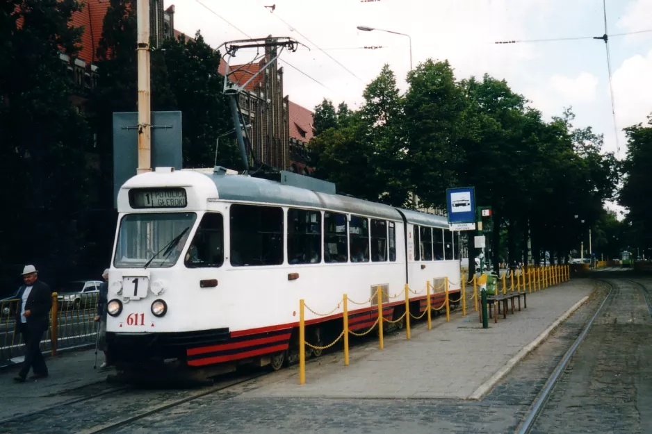 Stettin Straßenbahnlinie 1 mit Gelenkwagen 611 am Brama Portowa (2004)