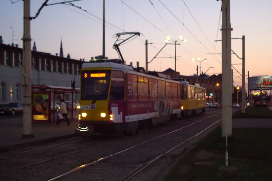 Stettin Straßenbahnlinie 3 mit Triebwagen 215 am Dworzec Główny (2011)