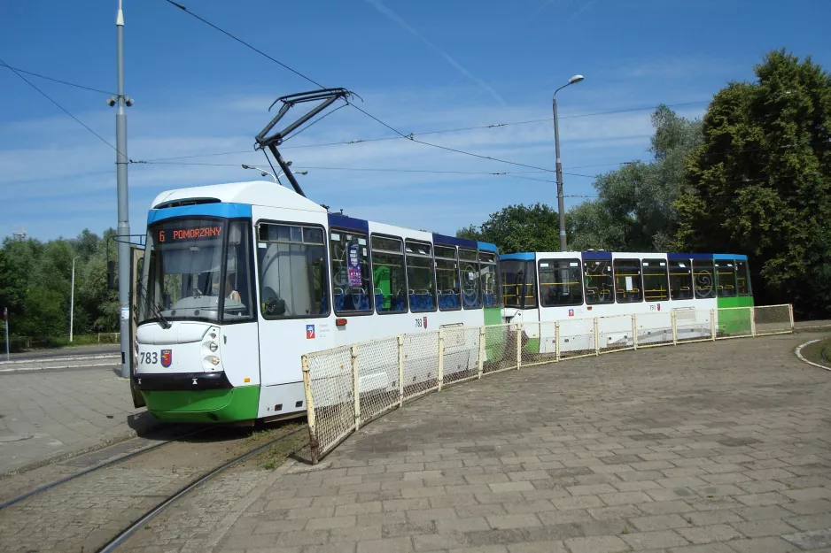 Stettin Straßenbahnlinie 6 mit Triebwagen 783 am Gocław (2015)