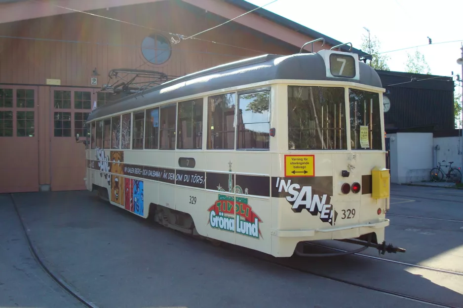 Stockholm Triebwagen 329 vor Alkärrshallen (2009)