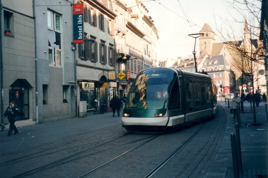 Straßburg Straßenbahnlinie B am Rue du Faubourg-National (2003)