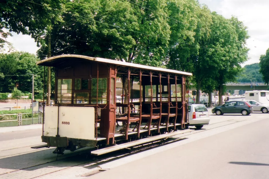 Thuin Beiwagen 8893 auf der Seitenbahn bei Rue t'Serstevens, Thuin (2007)