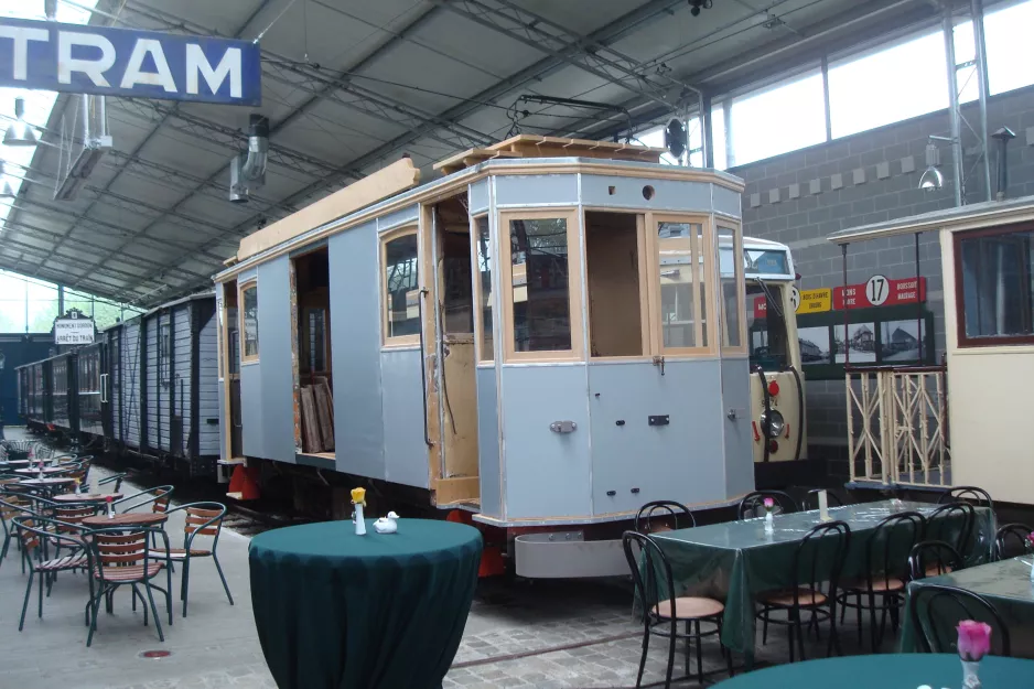 Thuin Triebwagen A.9963 während der Restaurierung Tramway Historique Lobbes-Thuin (2014)