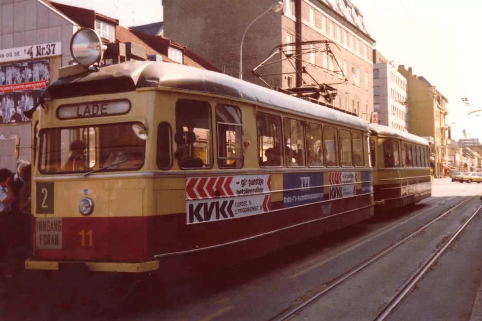 Trondheim Straßenbahnlinie 2 mit Triebwagen 11 auf Prinsens gate (1980)