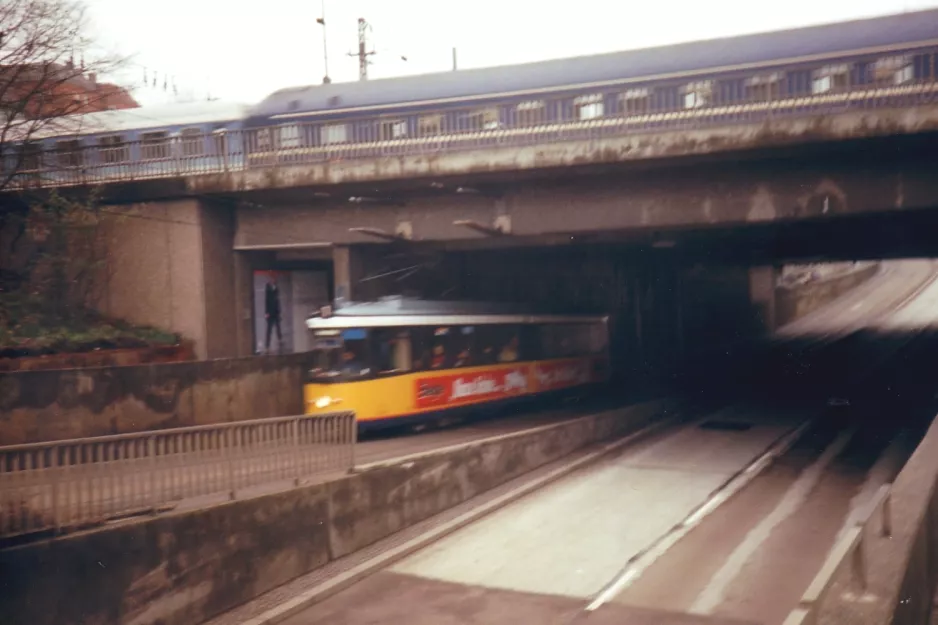 Ulm Straßenbahnlinie 1  nahe bei Hauptbahnhof (1998)