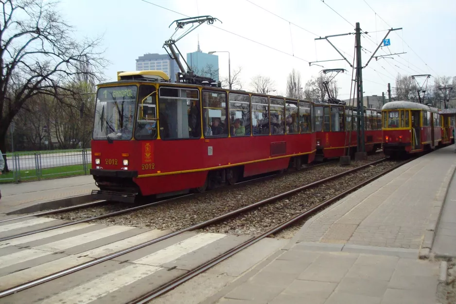 Warschau Straßenbahnlinie 1 mit Triebwagen 2012 am Park Trangatta (2011)