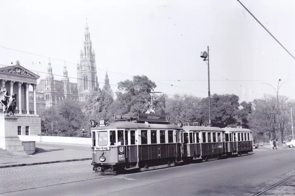 Wien Straßenbahnlinie B mit Triebwagen 4048 auf Universitätsring (1968)