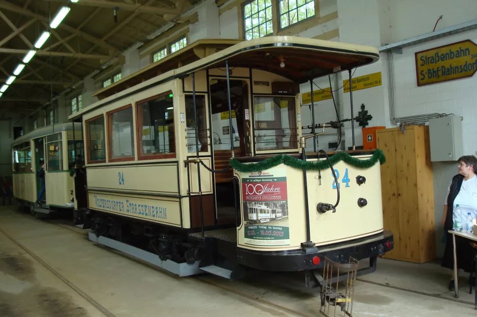 Woltersdorf Museumswagen 24 innen Woltersdorfer Straßenbahn (2013)