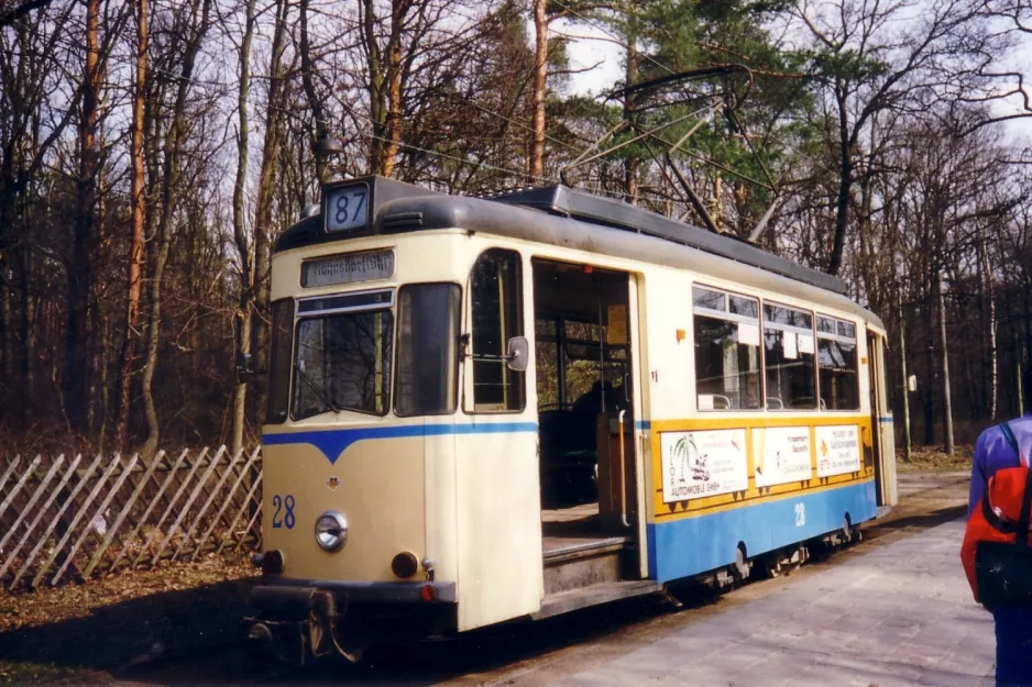 Woltersdorf Straßenbahnlinie 87 mit Triebwagen 28 am S-Bahnhof Rahnsdorf (1994)