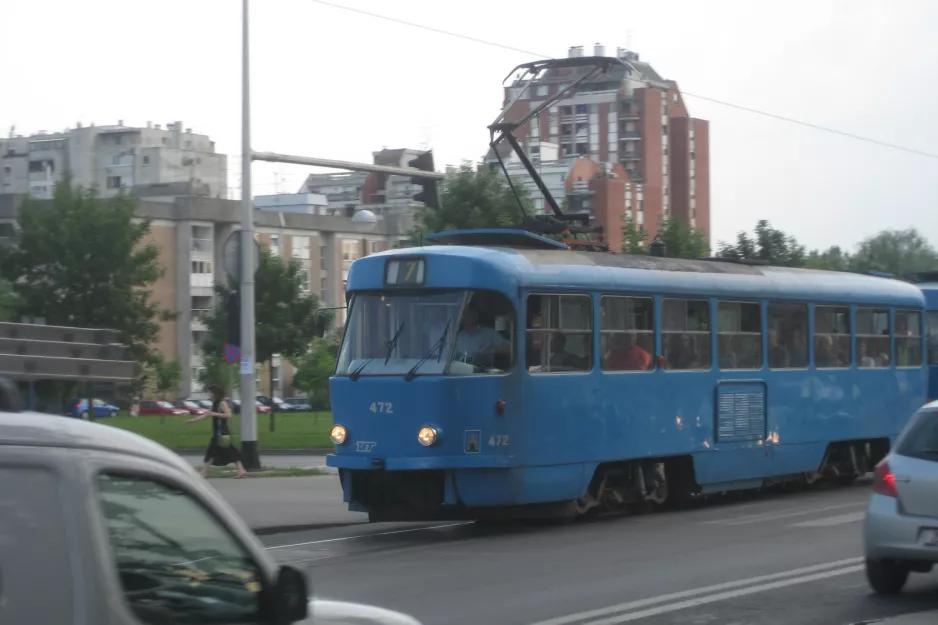 Zagreb Straßenbahnlinie 7 mit Triebwagen 472 nahe bei Hondlova Maksimirska cesta (2008)