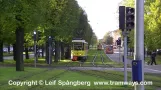 Tatra-Straßenbahn auf Fan-Fahrt im schwedischen Norrköping