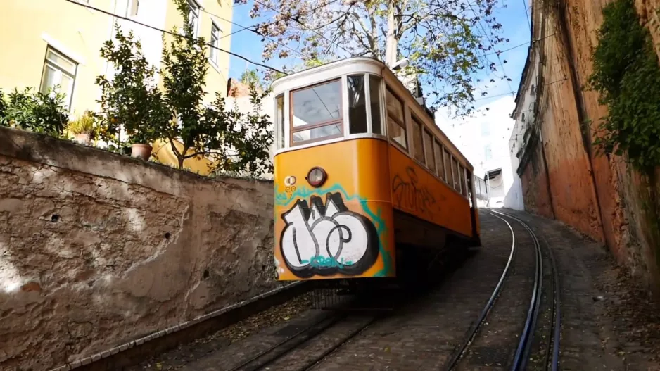 Der Ascensor da Lavra – die älteste Standseilbahn in Lissabon