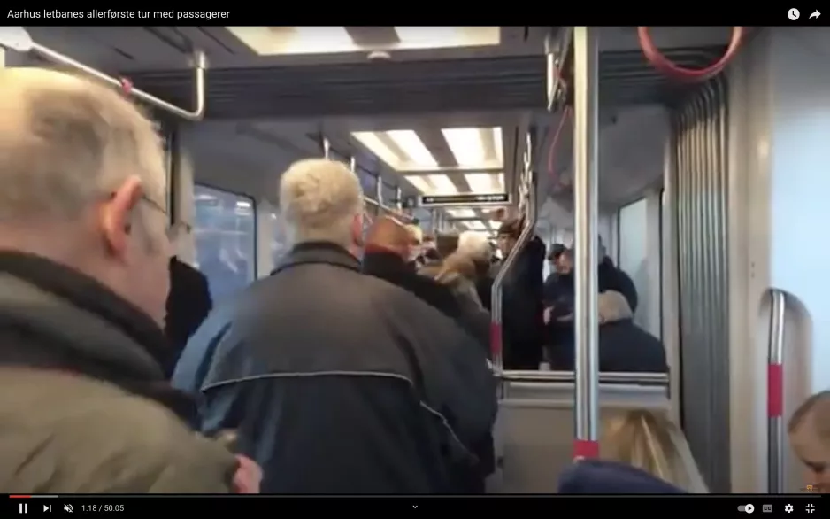 Die allererste Fahrt der Stadtbahn Aarhus mit Passagieren