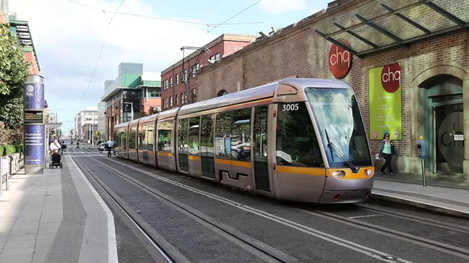 Dublin Irland LUAS Straßenbahn/Stadtbahn