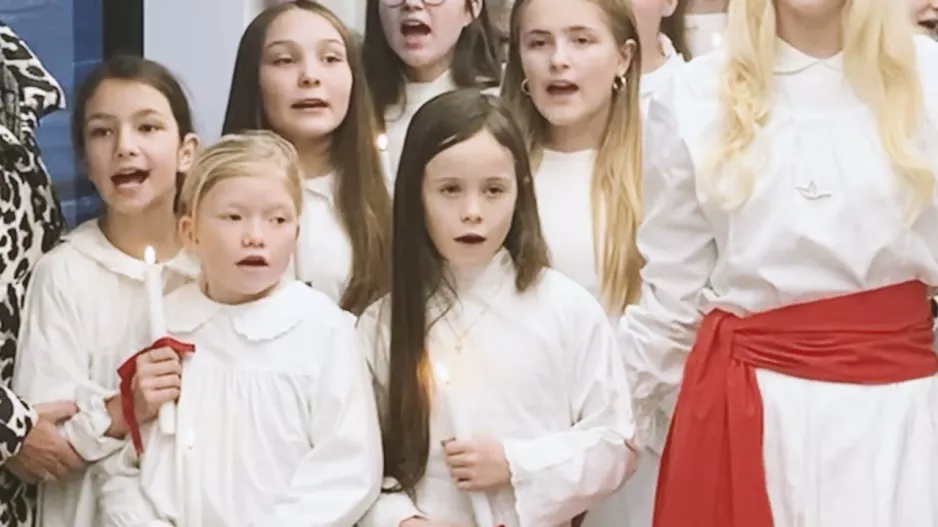 Lucia-Chor in der Stadtbahn 13. Dezember 2022