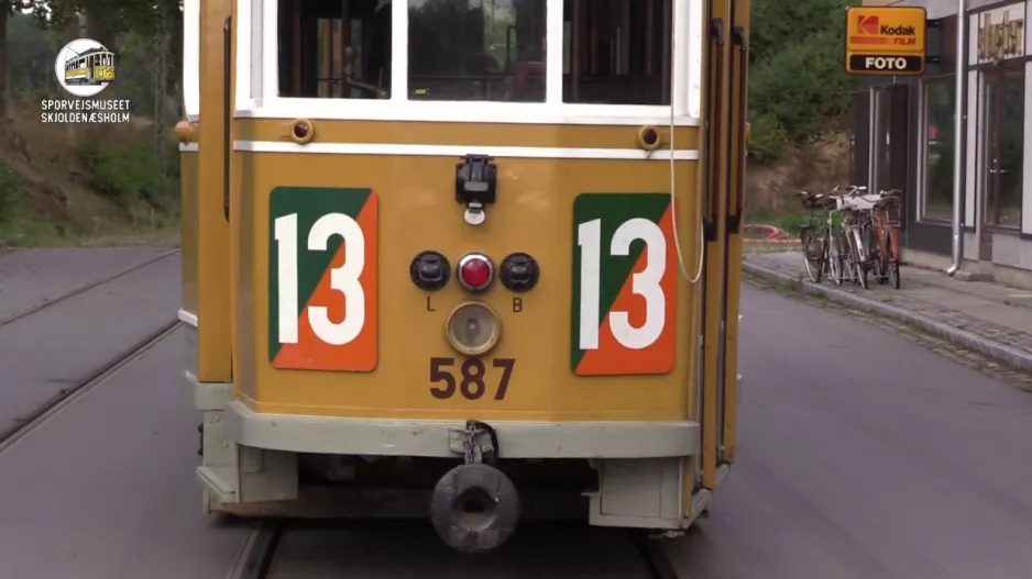 Sonne, Wolken und Herbst im Eisenbahnmuseum