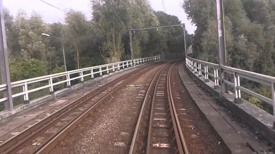 U-Bahnlinie M1 – Anderlues-Denkmal – Charleroi Sud